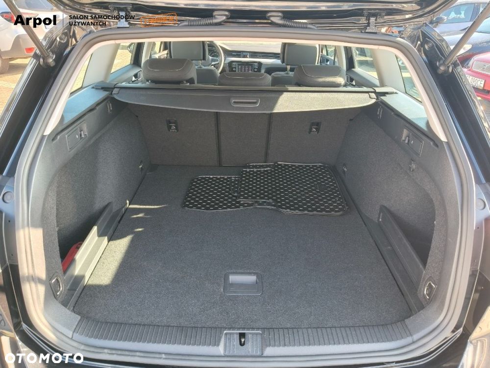 Volkswagen Passat - 33