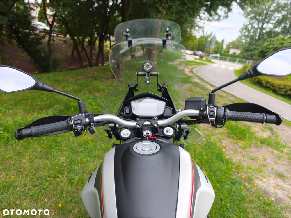 Moto Guzzi V85 - 6