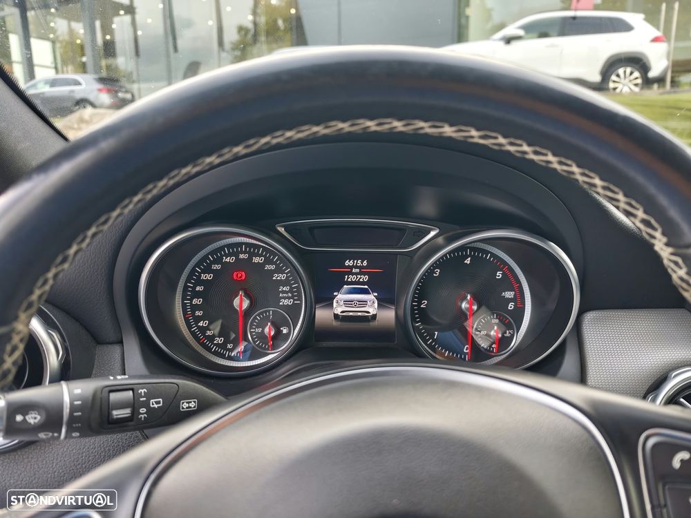 Mercedes-Benz GLA 180 - 6