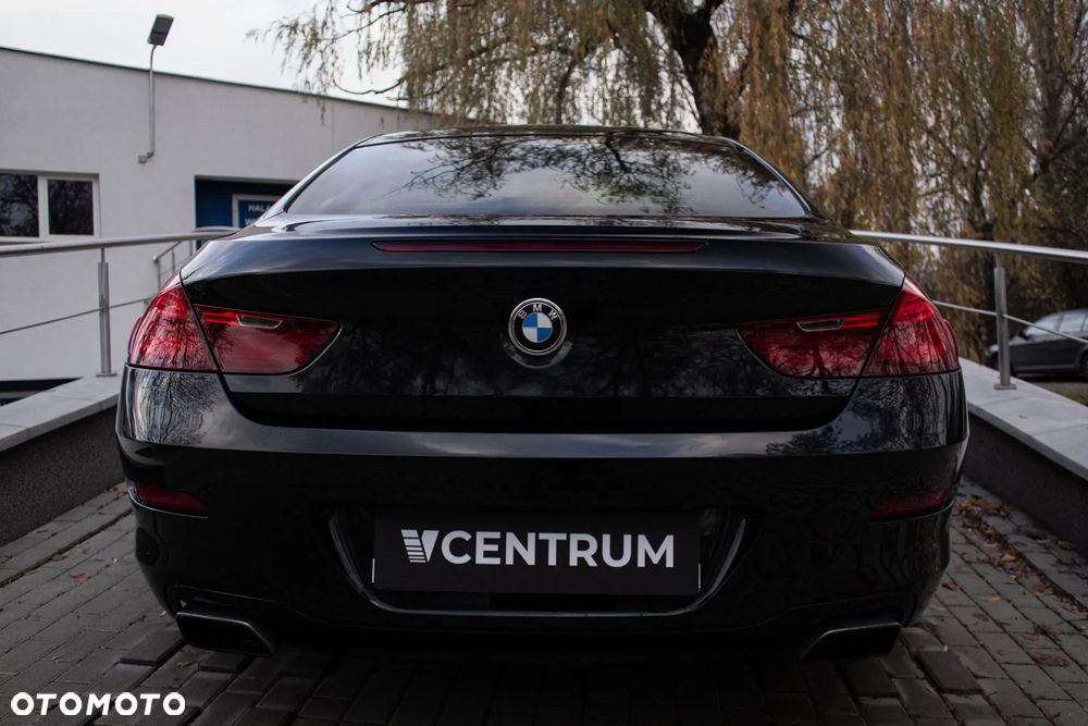 BMW Seria 6 650i - 12