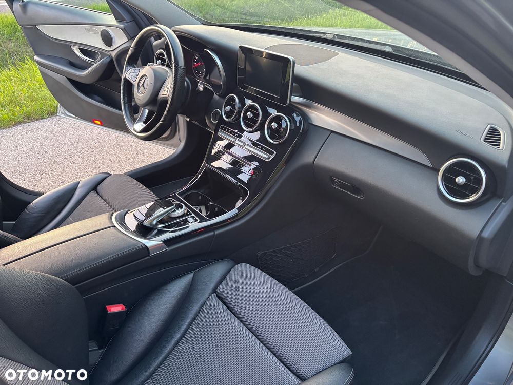 Mercedes-Benz Klasa C 180 7G-TRONIC Exclusive - 11