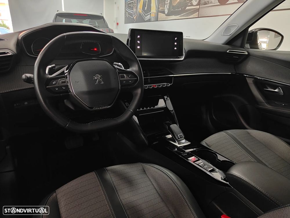 Peugeot 2008 1.2 PureTech Allure EAT8 - 37