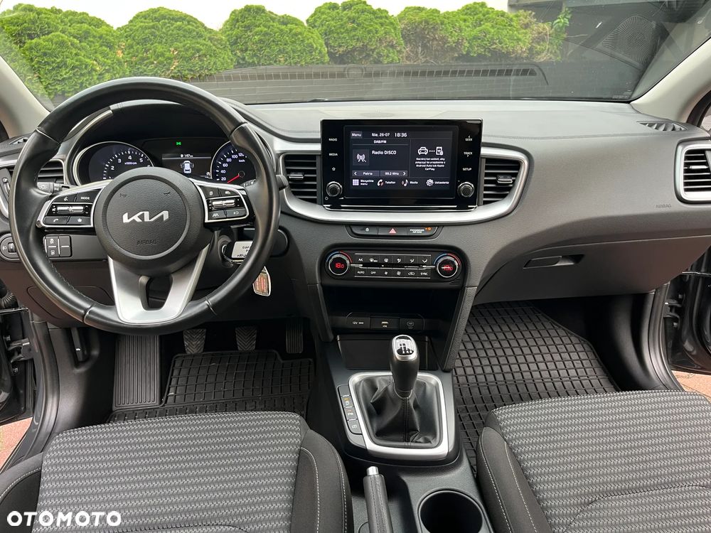 Kia Ceed 1.5 T-GDI M - 10