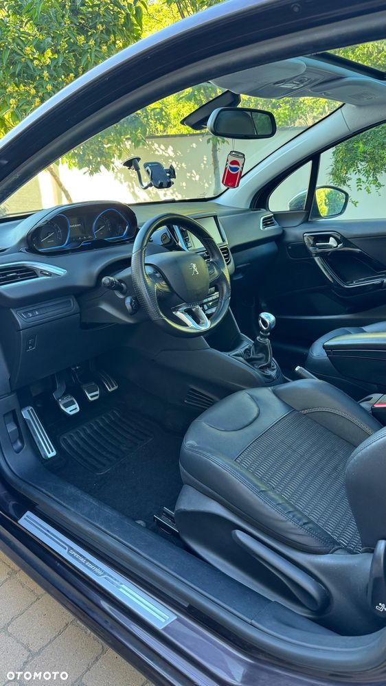 Peugeot 208 - 2