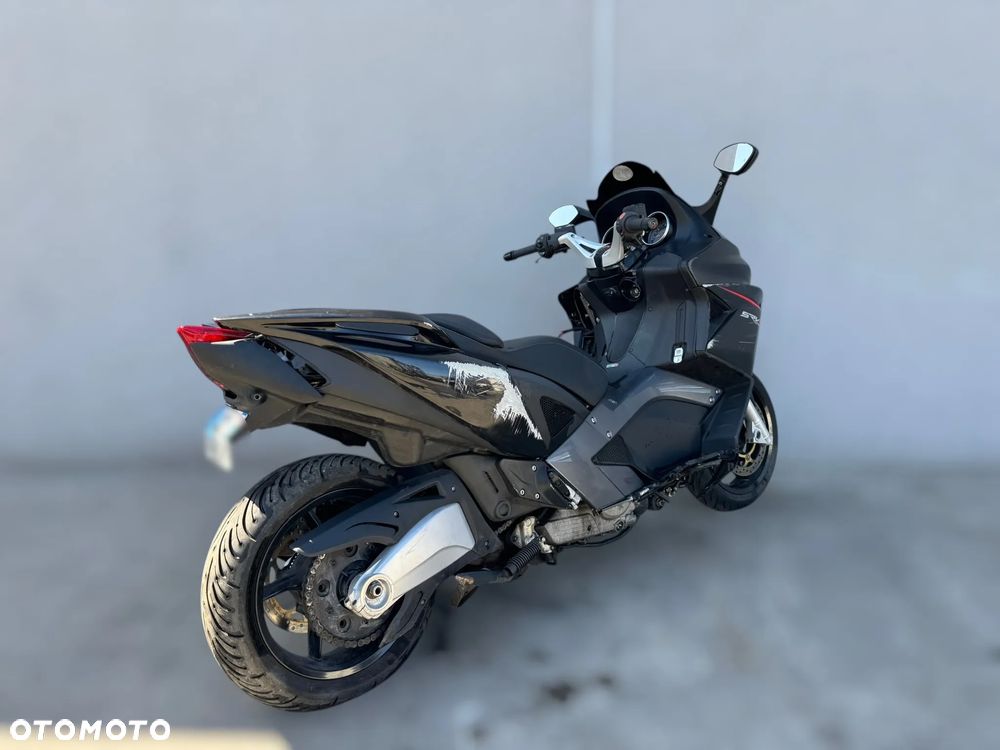 Aprilia SRV 850 - 13