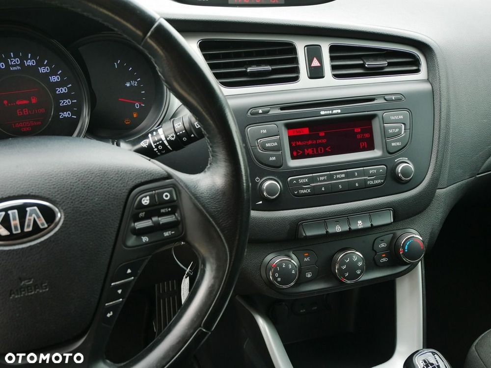 Kia Ceed - 21