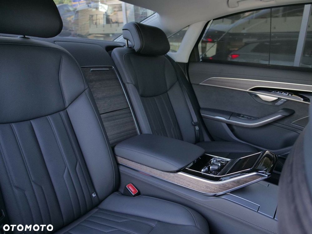 Audi A8 - 24