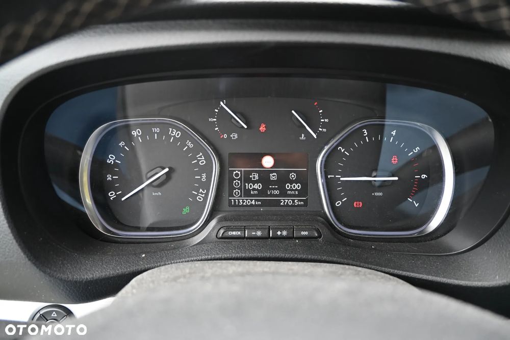 Peugeot Traveller - 8