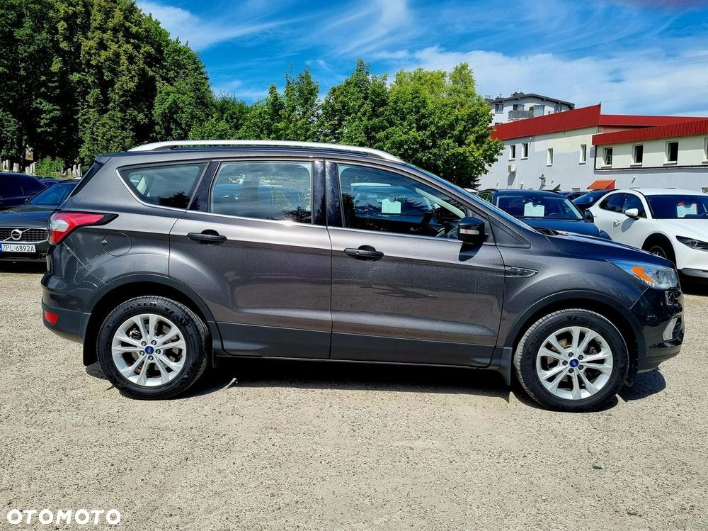 Ford Kuga 1.5 EcoBoost 2x4 Titanium - 4