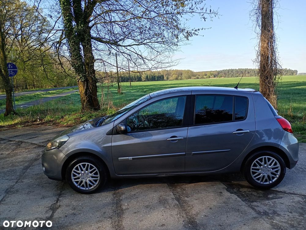 Renault Clio - 2
