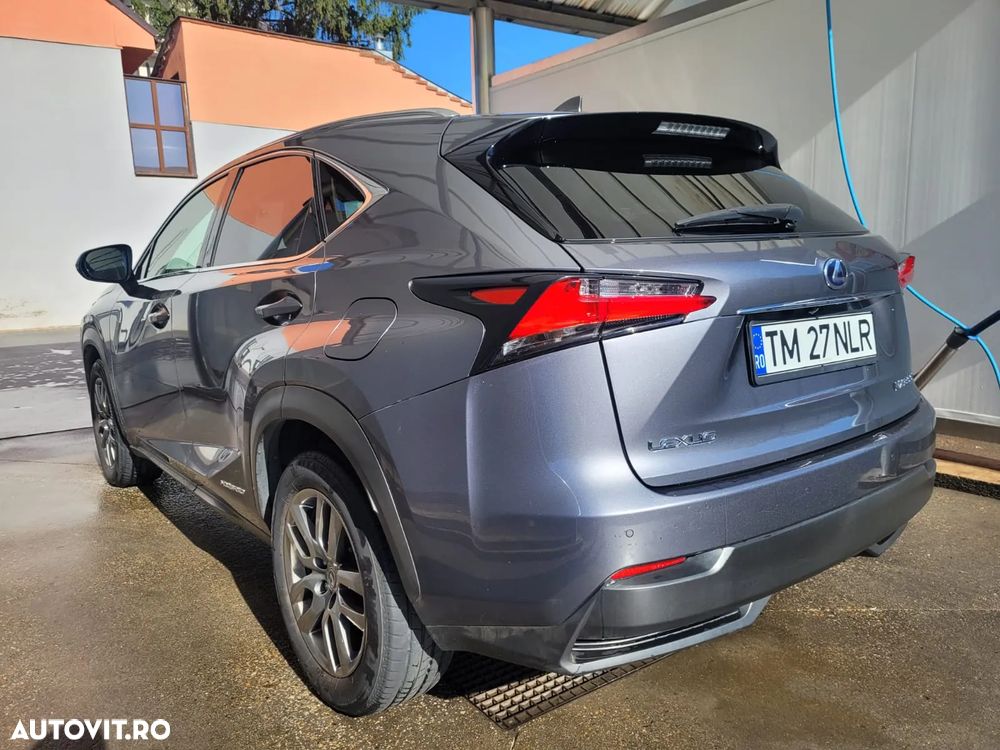 Lexus Seria NX - 9