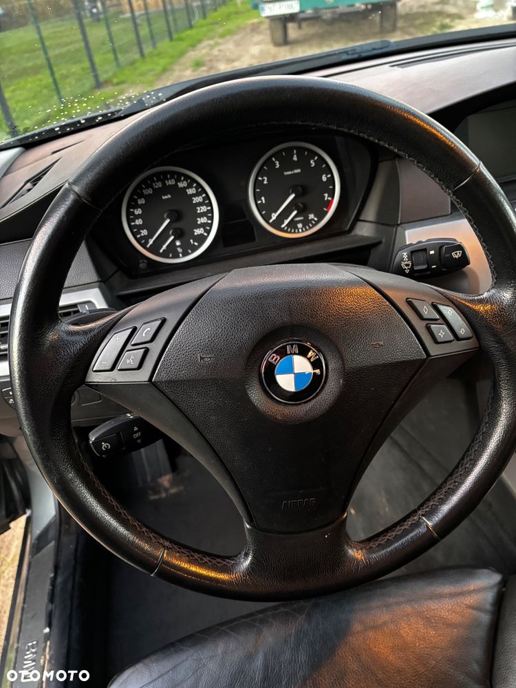 BMW Seria 5 525i - 9