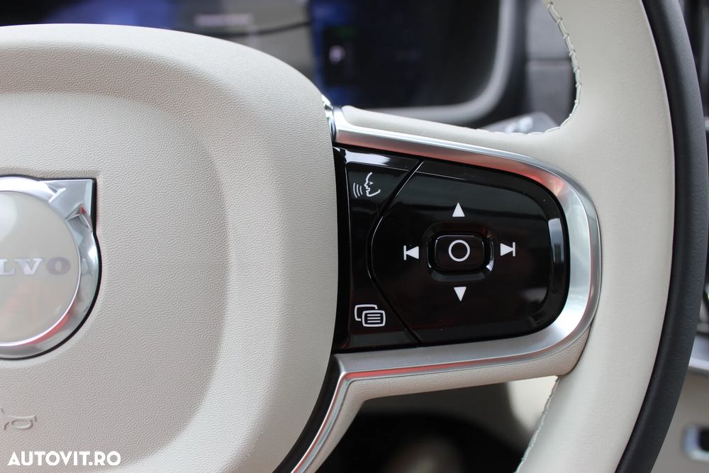 Volvo XC 90 T8 AWD Ultra Dark - 17
