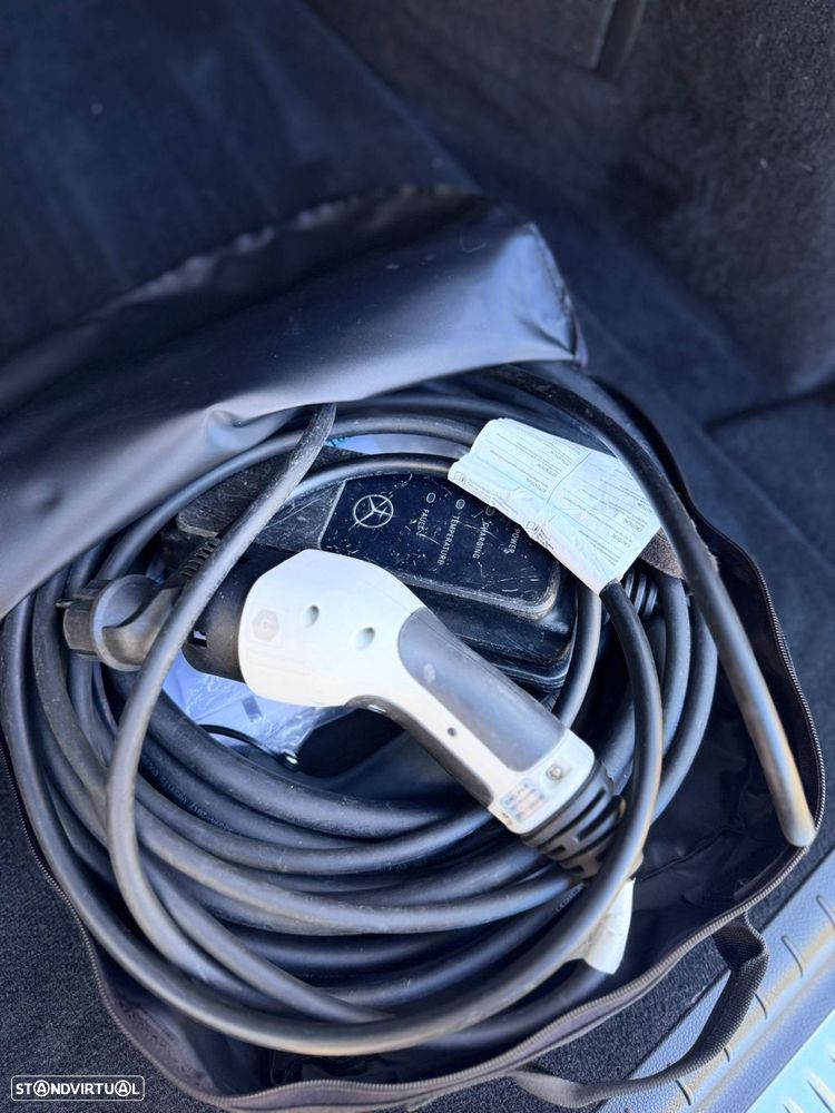 Mercedes-Benz C 300 e Avantgarde - 37