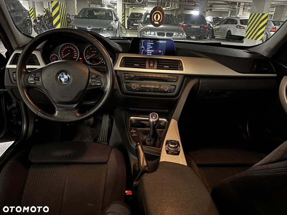 BMW Seria 3 318d - 8