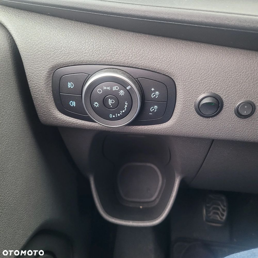 Ford TRANSIT CUSTOM - 9