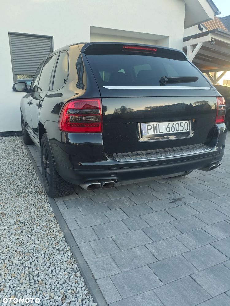 Porsche Cayenne - 4