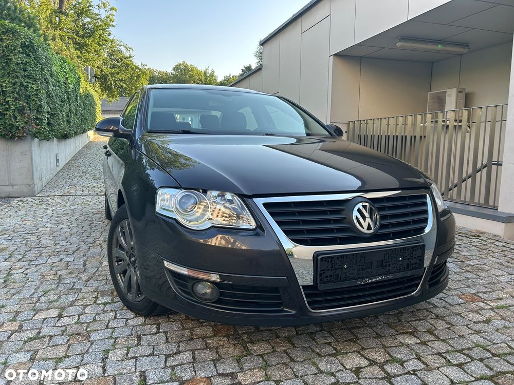 Volkswagen Passat 1.6 FSI Comfortline - 3