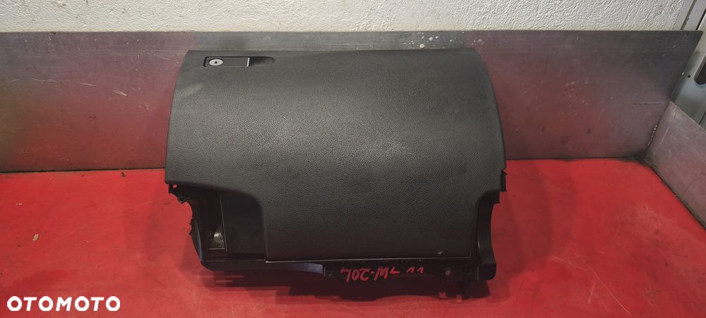 SCHOWEK PASAZERA KONSOLI EUROPA SPRAWNY MERCEDES W204 - 6