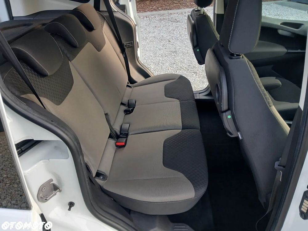 Ford Tourneo Courier 1.5 TDCi Trend - 18