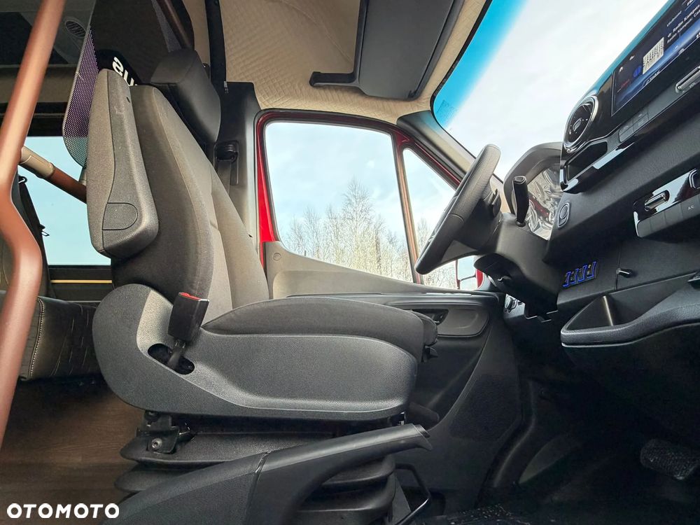 Mercedes-Benz Sprinter 519 - 19