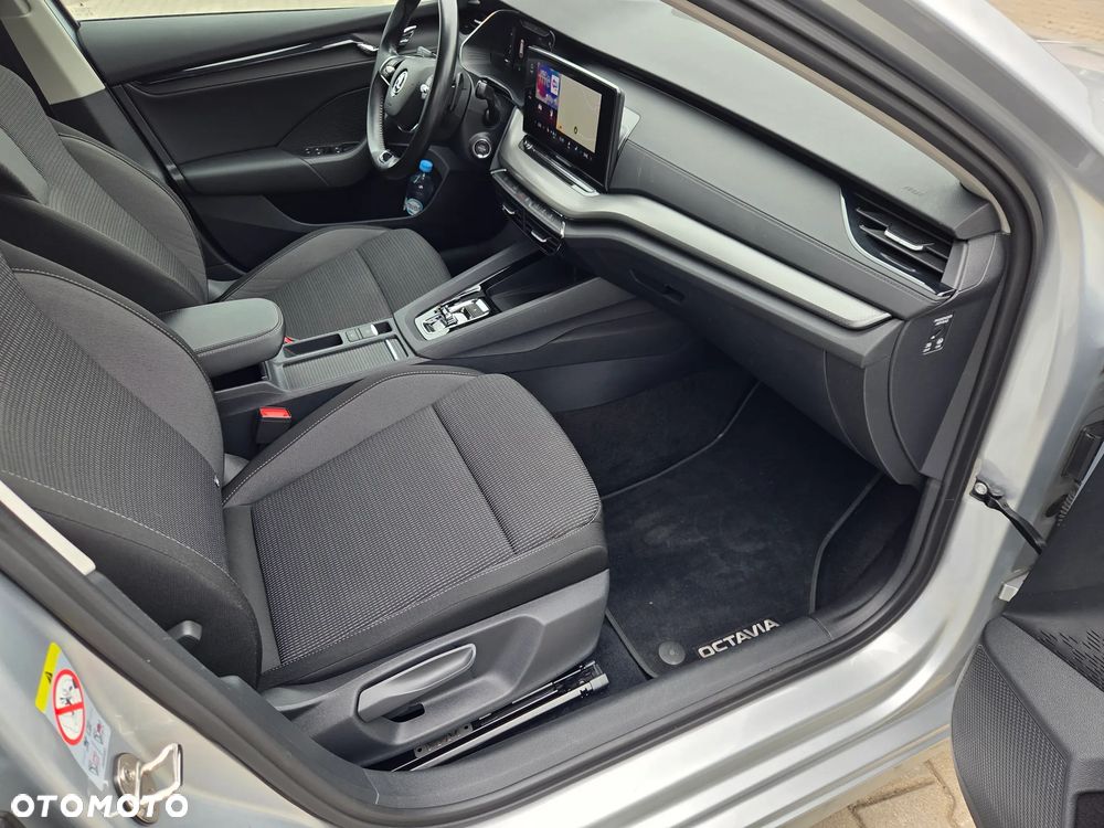 Skoda Octavia 2.0 TDI DSG Ambition - 10