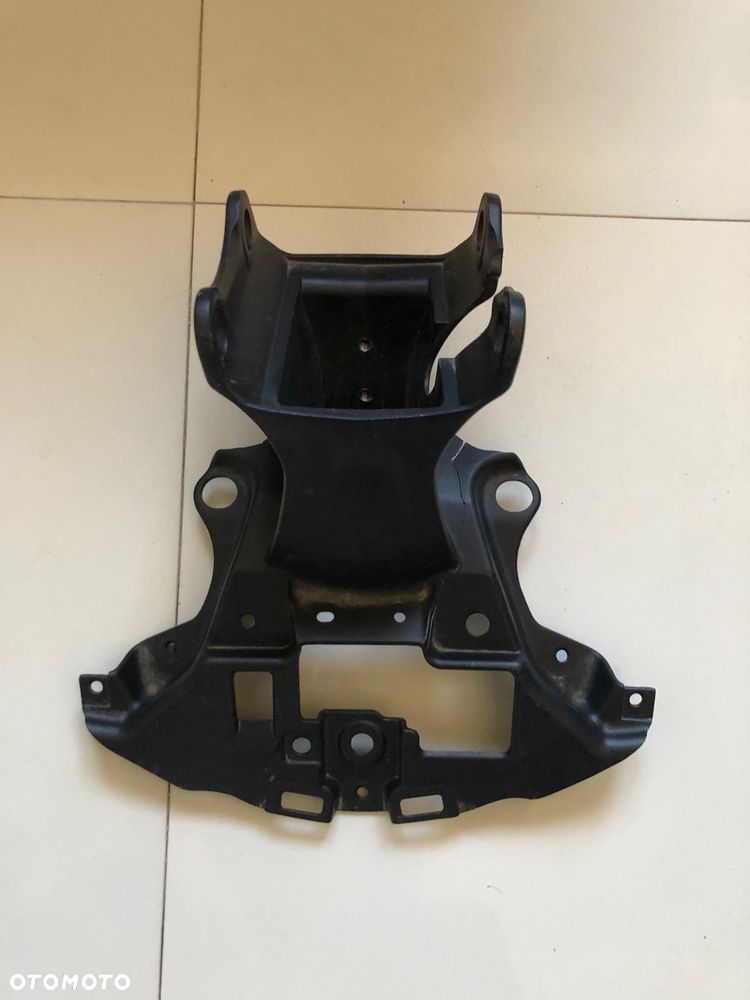 Triumph Stelaż lampy  Triumph Street Triple 2019 2020 - 1
