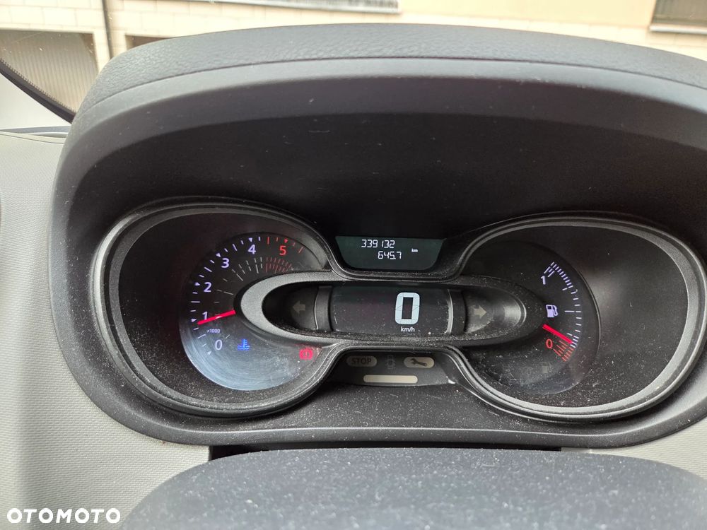 Renault Trafic - 16