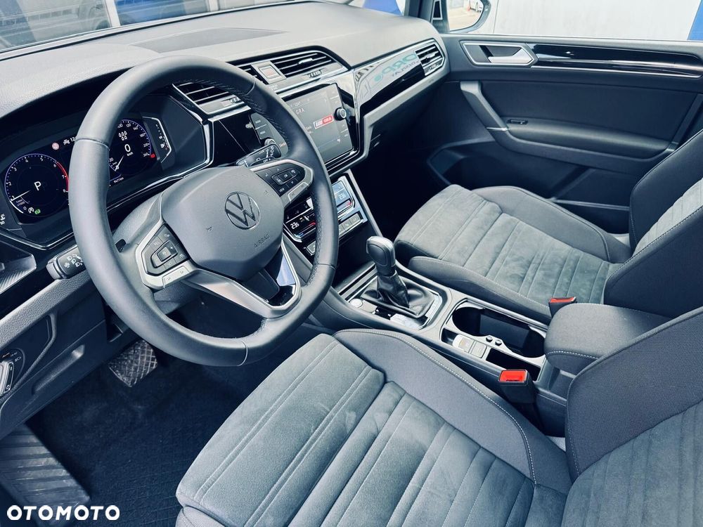 Volkswagen Touran - 17