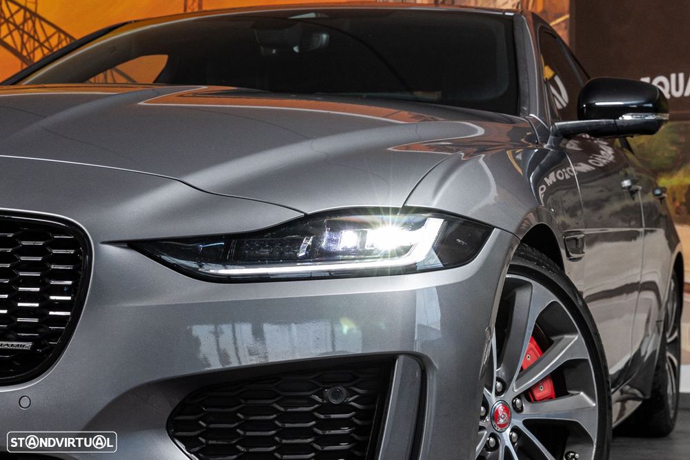 Jaguar XE 2.0 D200 R-Dynamic Black - 6