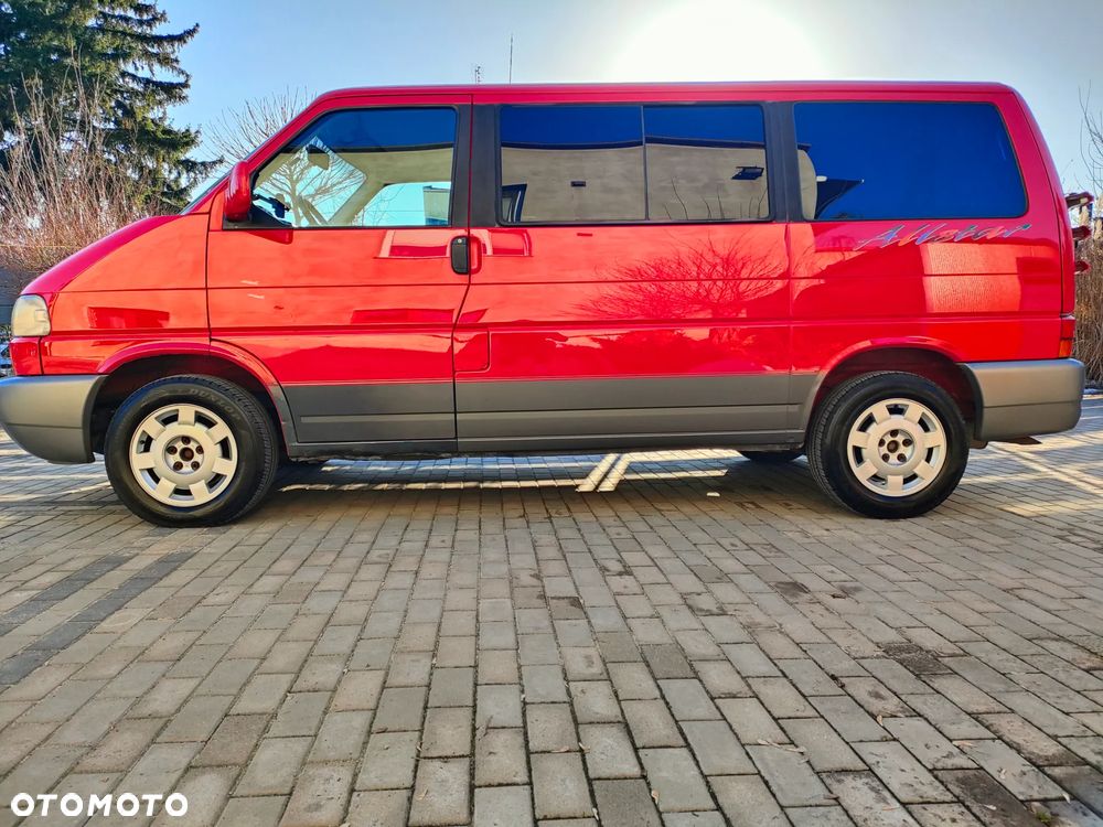 Volkswagen Multivan - 1