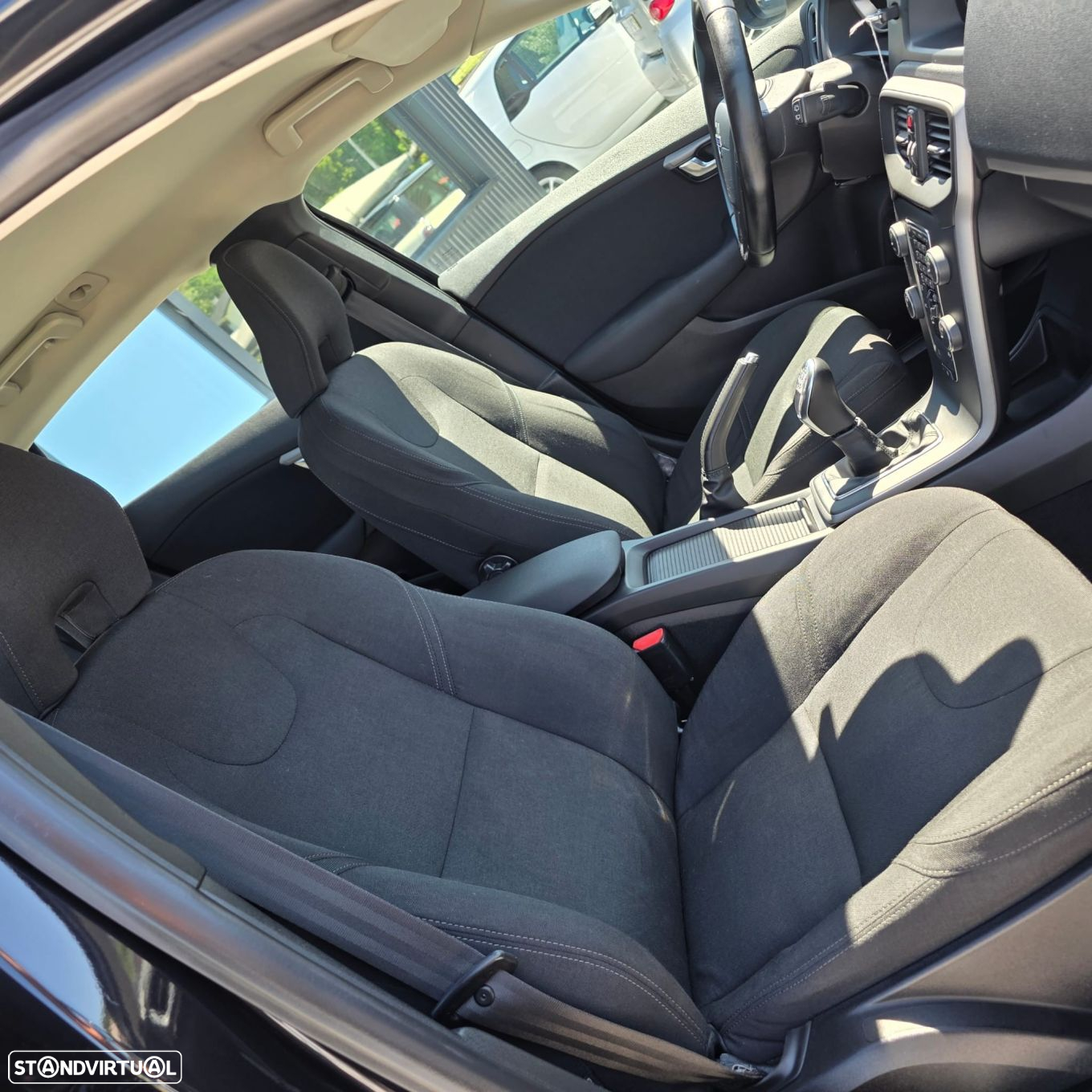 Volvo V40 1.6 D2 Eco Momentum - 28