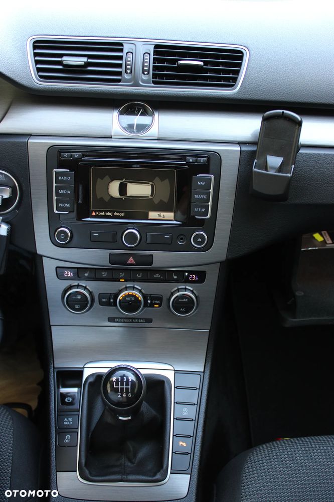 Volkswagen Passat 1.6 TDI BlueMotion - 40