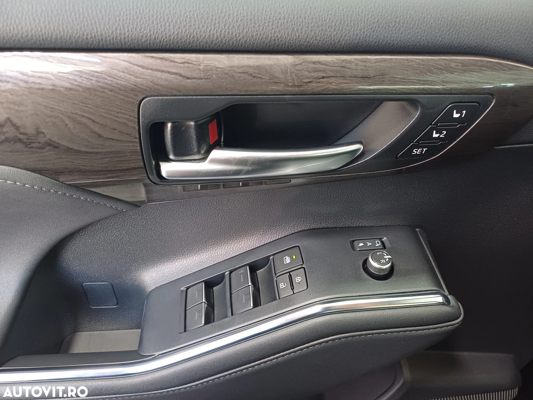 Toyota Highlander 2.5 L Hybrid Dynamic Force 248CP Exclusive Metallic - 9