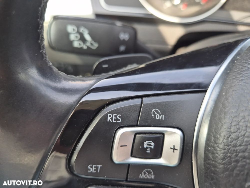 Volkswagen Passat 2.0 TDI DSG (BlueMotion Technology) Comfortline - 13