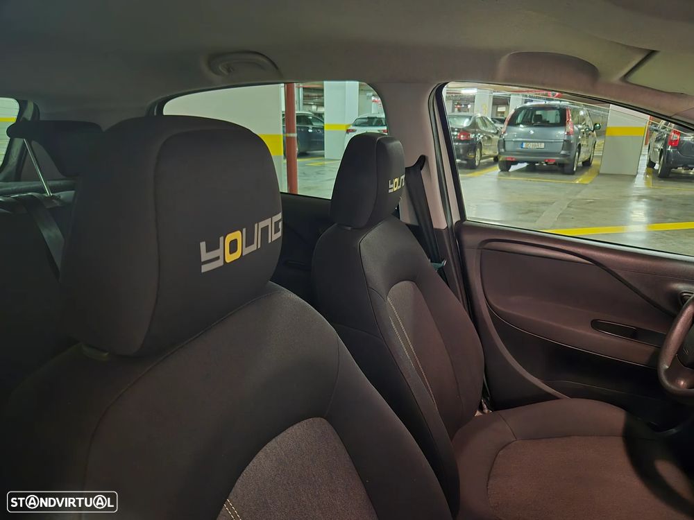 Fiat Punto 1.2 Young II S&S - 38