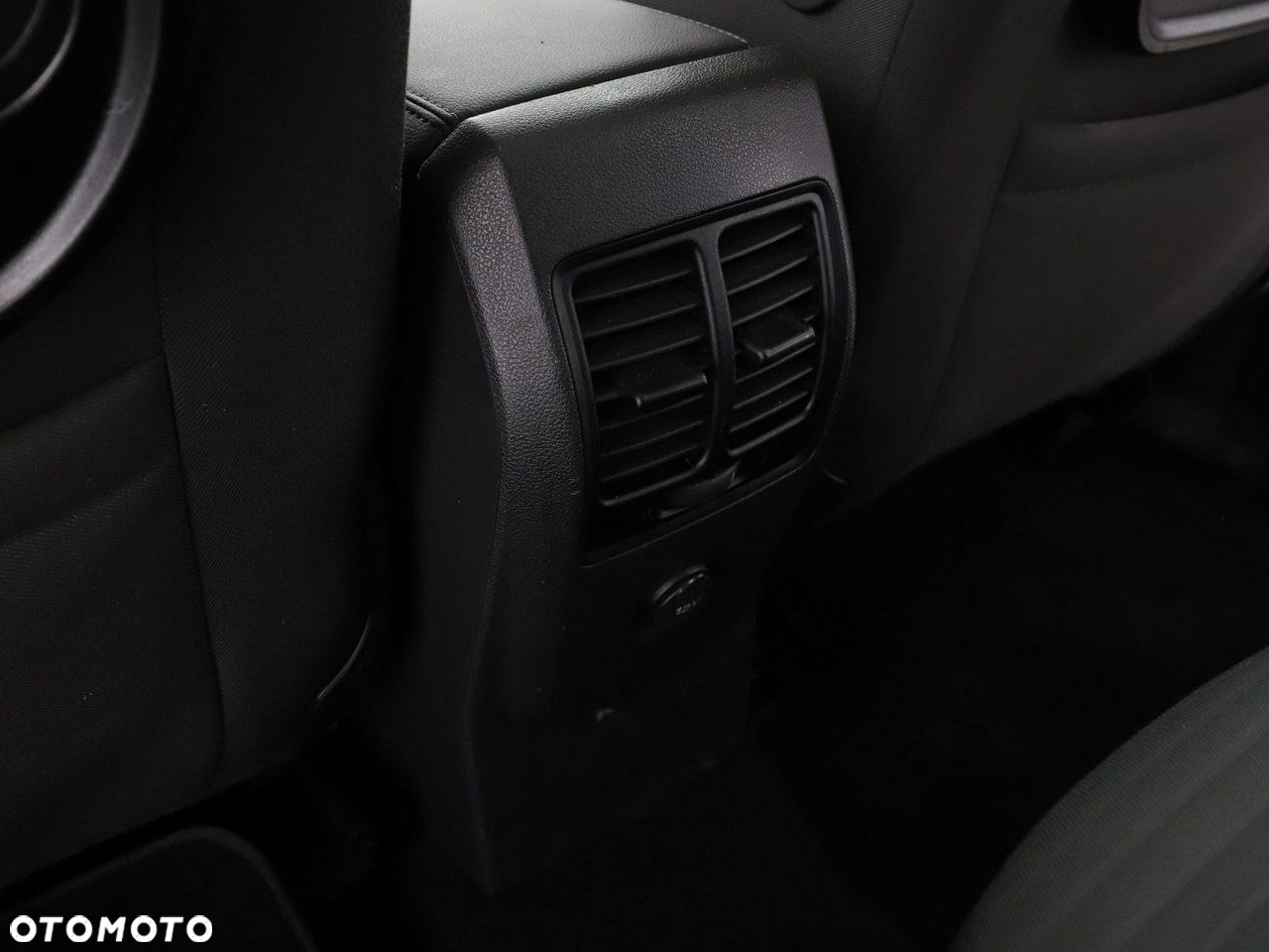 Ford C-MAX 1.5 TDCi Titanium - 32