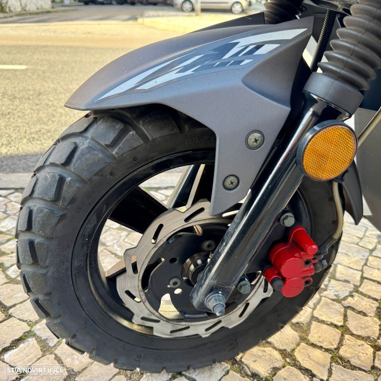 Sym FIDDLE CROX 50 - 3