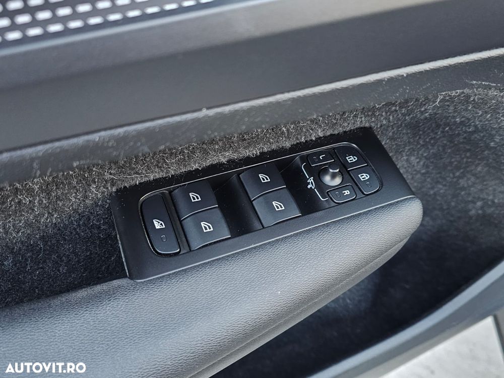 Volvo XC 40 P8 AWD Recharge RDesign - 36