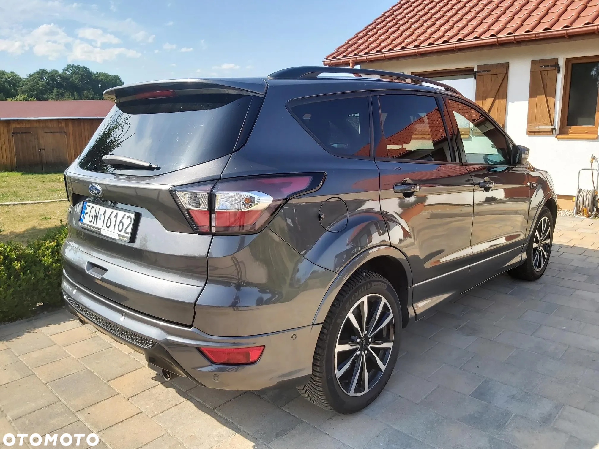 Ford Kuga 2.0 TDCi 2x4 ST-Line - 4