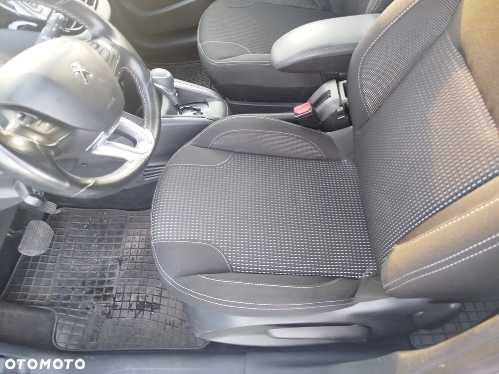 Peugeot 208 PureTech 110 Stop & Start EAT6 Allure - 24