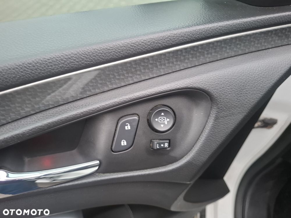 Opel Insignia - 9