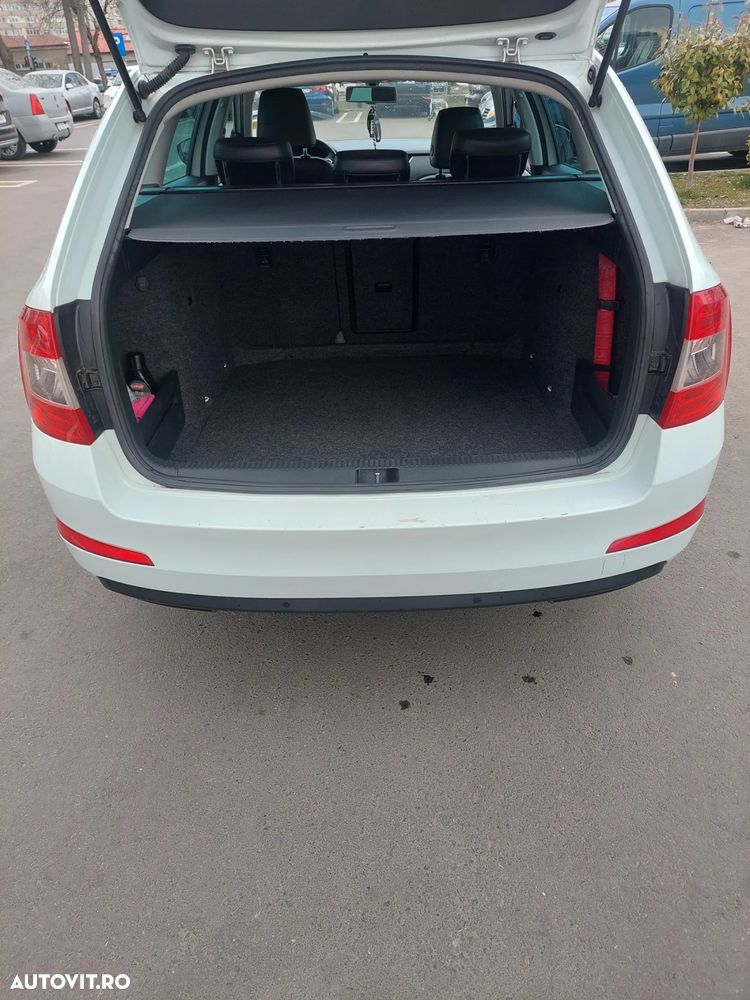 Skoda Octavia 2.0 TDI ELEGANCE DSG - 6