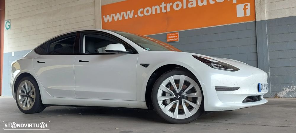 Tesla Model 3 - 1