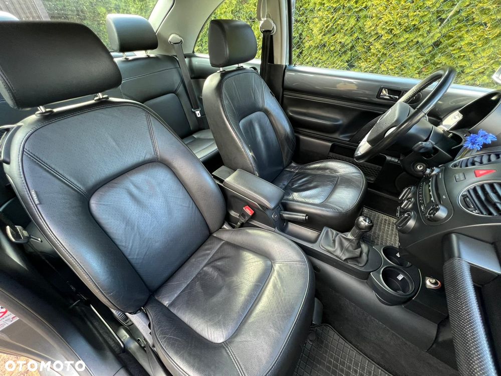 Volkswagen New Beetle 1.6 - 8