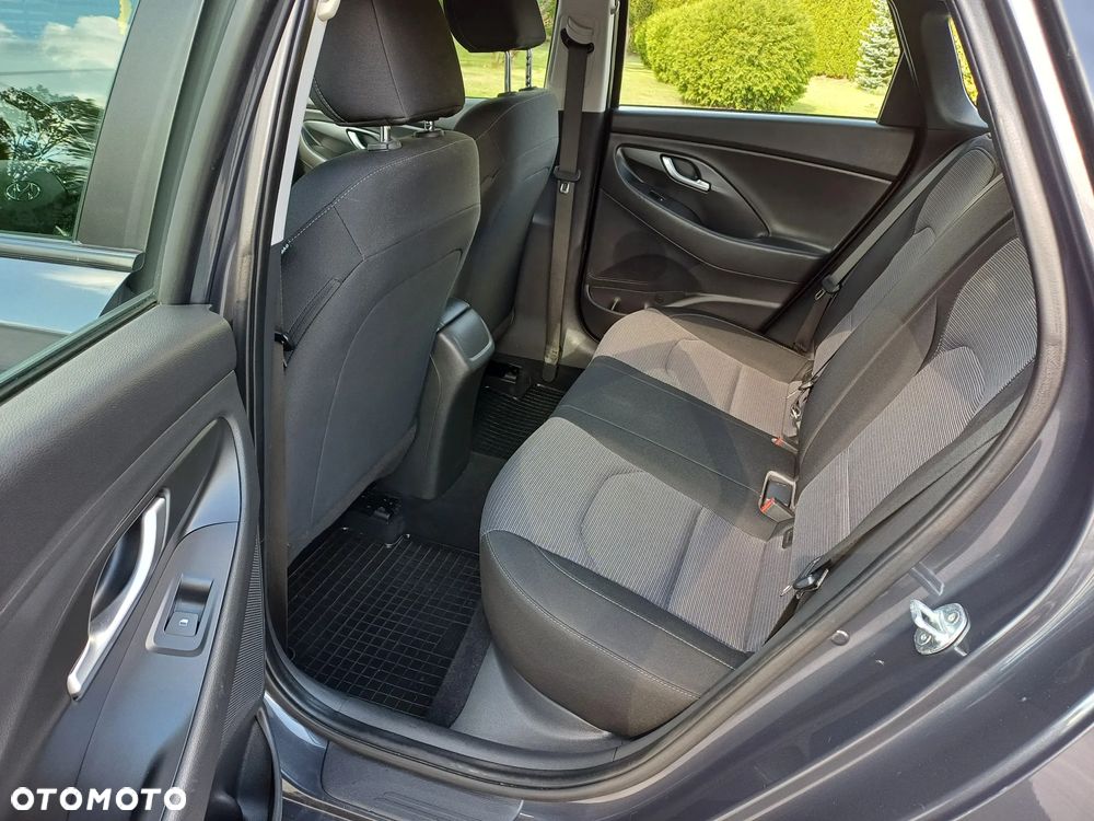 Hyundai i30 1.5 DPI Classic + - 29