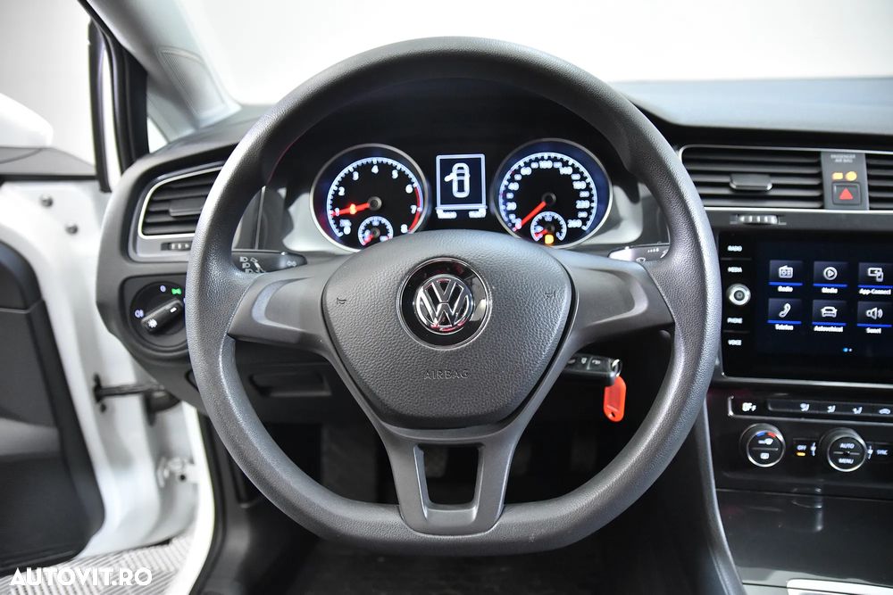 Volkswagen Golf - 16