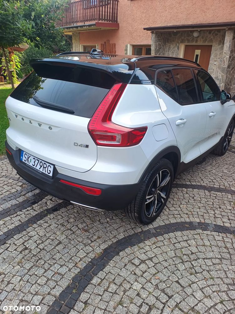 Volvo XC 40 D4 AWD R-Design - 3