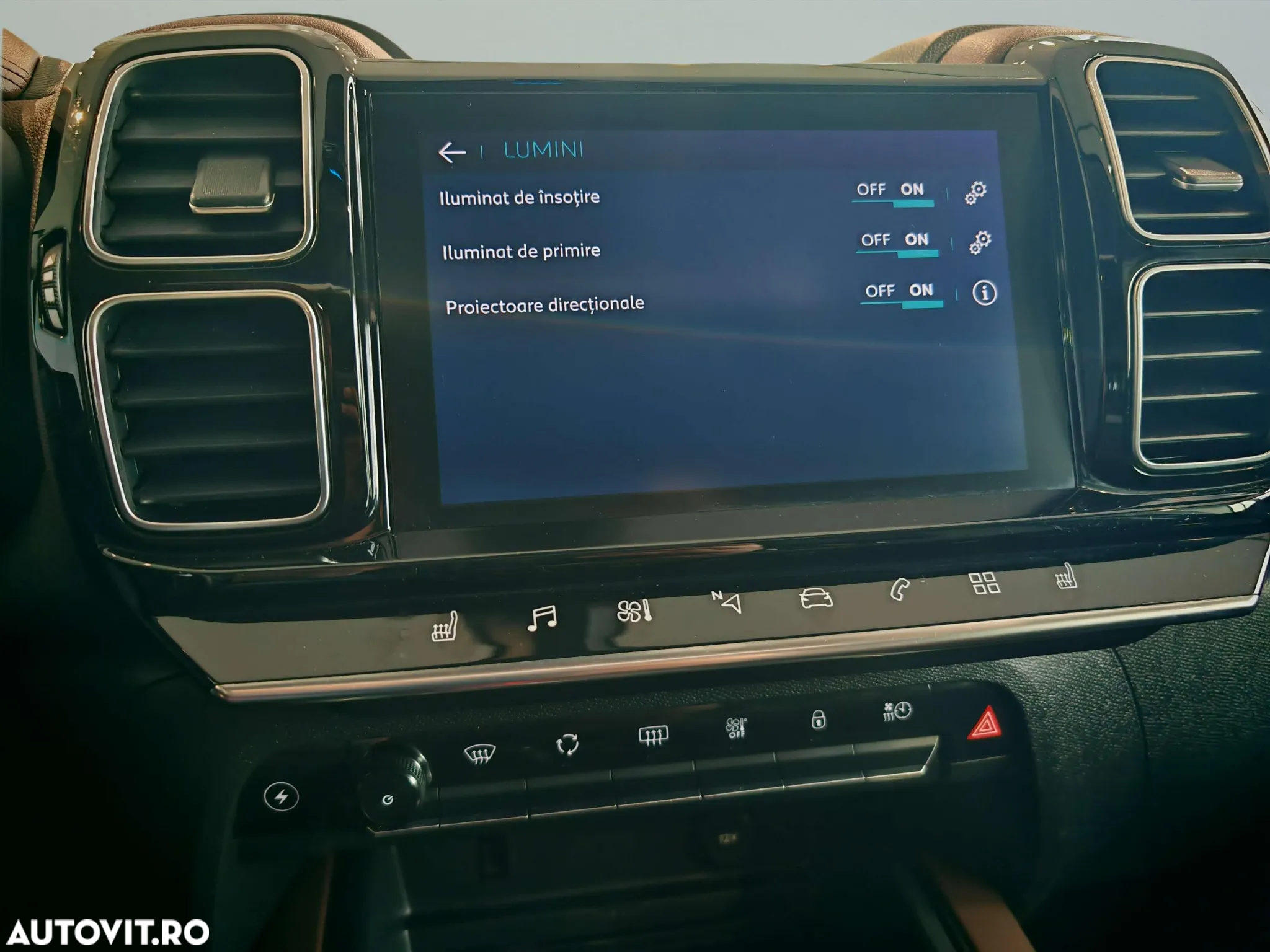 Citroën C5 Aircross Hybrid 225 e.EAT8 SHINE PACK - 26