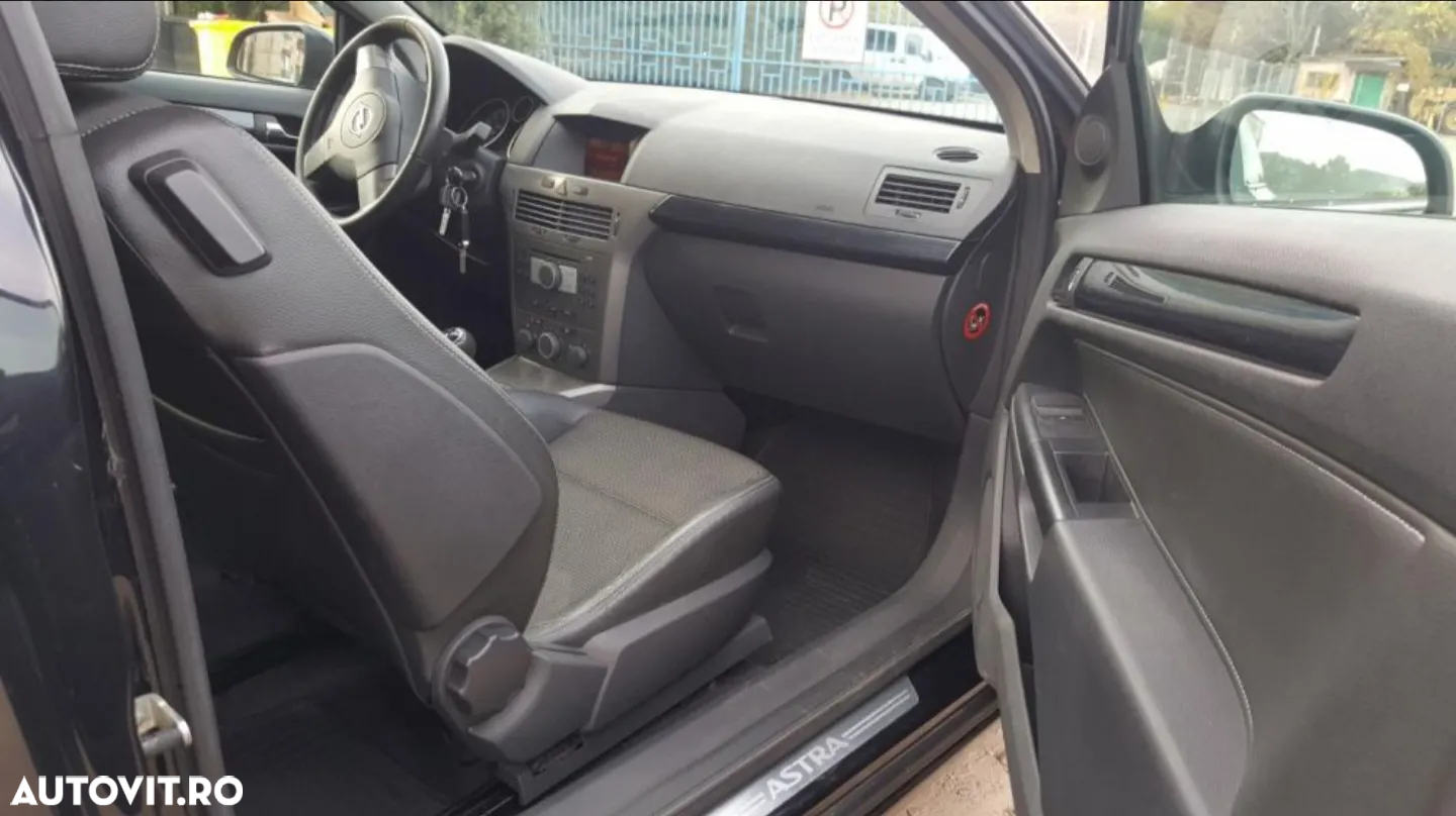 Opel Astra GTC 1.4 - 4